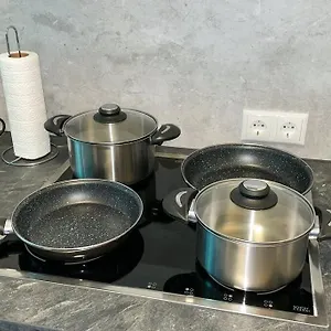  Apartment Shine